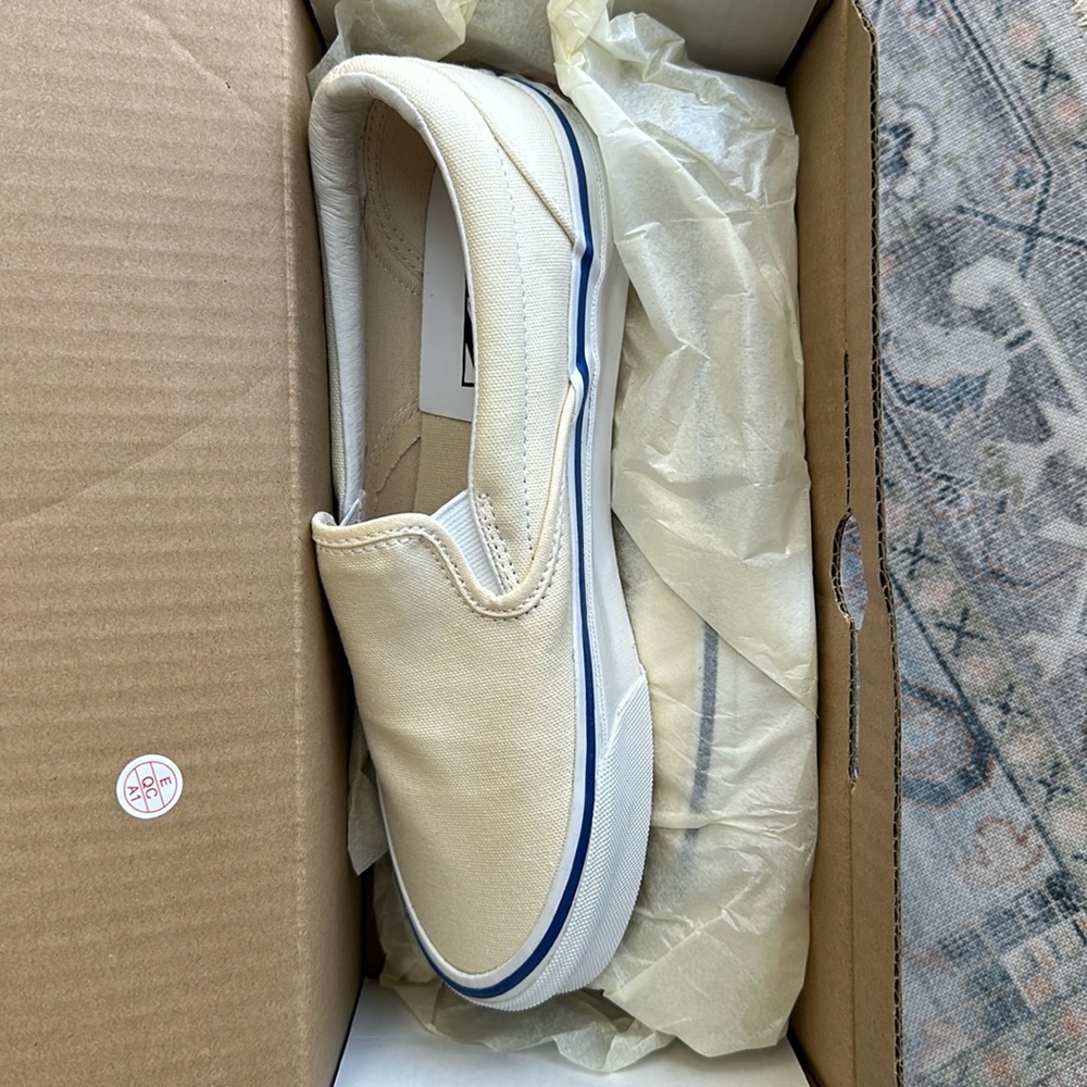 Vans OG Classic Slip On with Blue Foxing Stripe